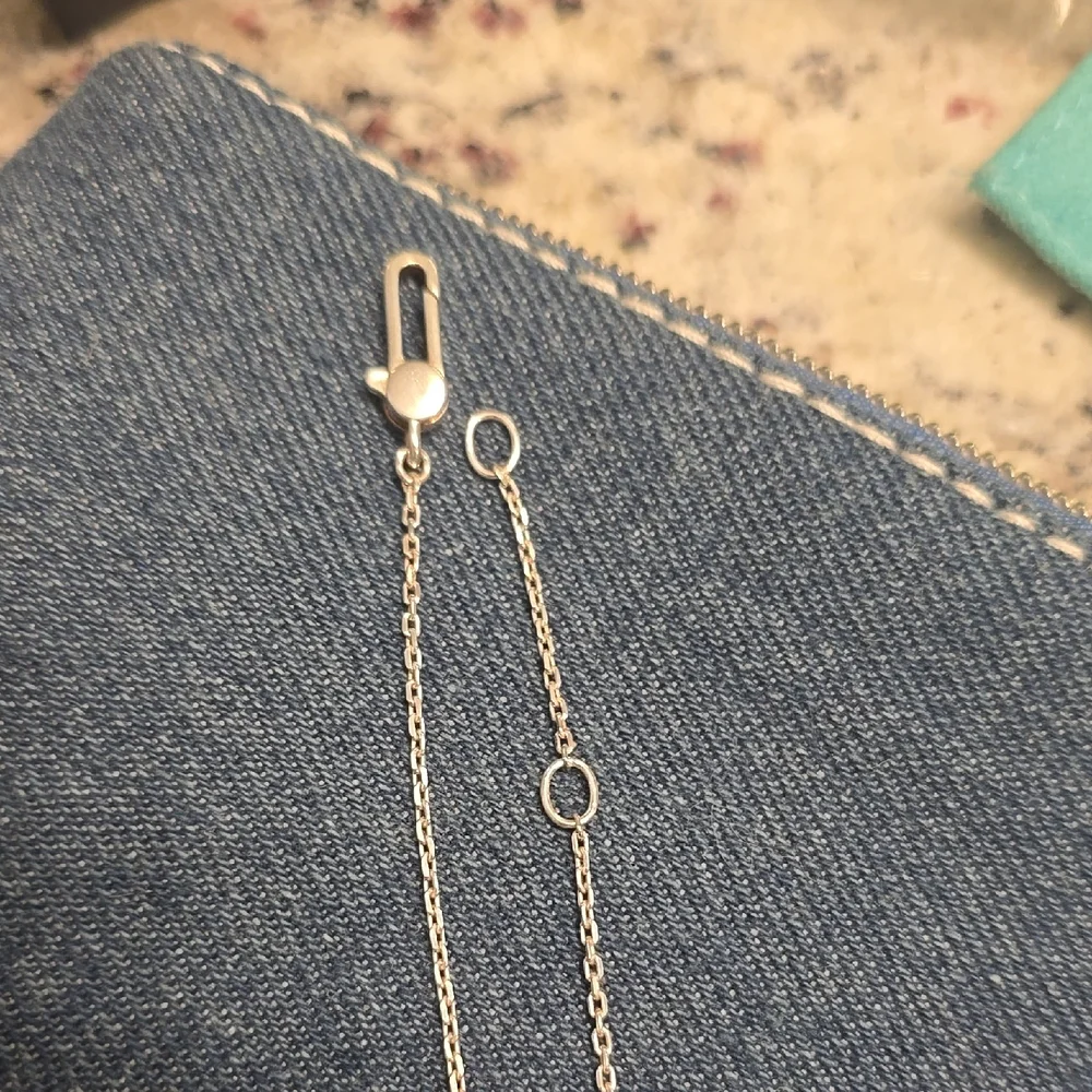Gucci Silver Heart Necklace - Picture 4 of 7